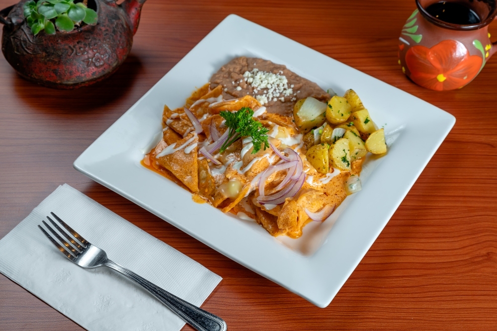 Chilaquiles con Crema de Chipotle