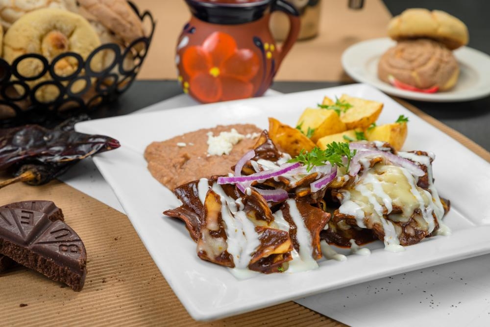 Chilaquiles de Mole Oaxaqueño