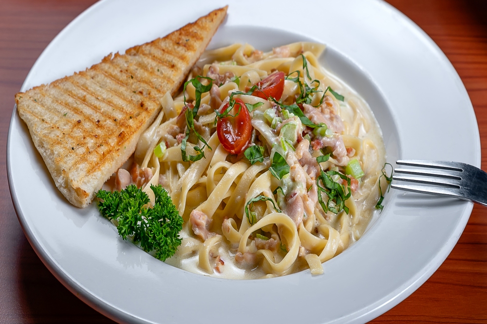 Fettuccine en Crema de Almeja