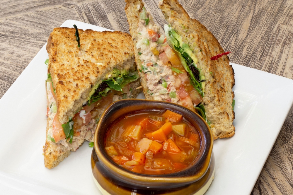 Sándwich de Ensalada de Atún