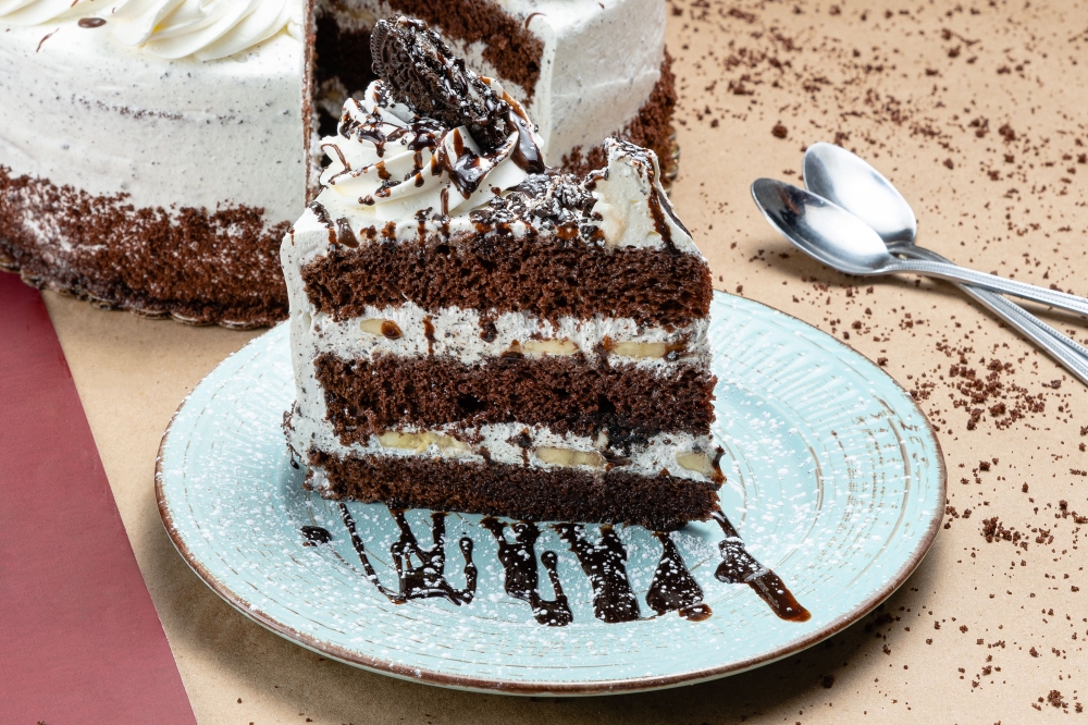 Rebanada de Pastel Chocolate con Plátano