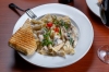 Penne con Pollo y Champiñones